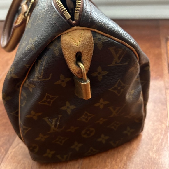 Louis Vuitton Purse - Picture 2 of 9